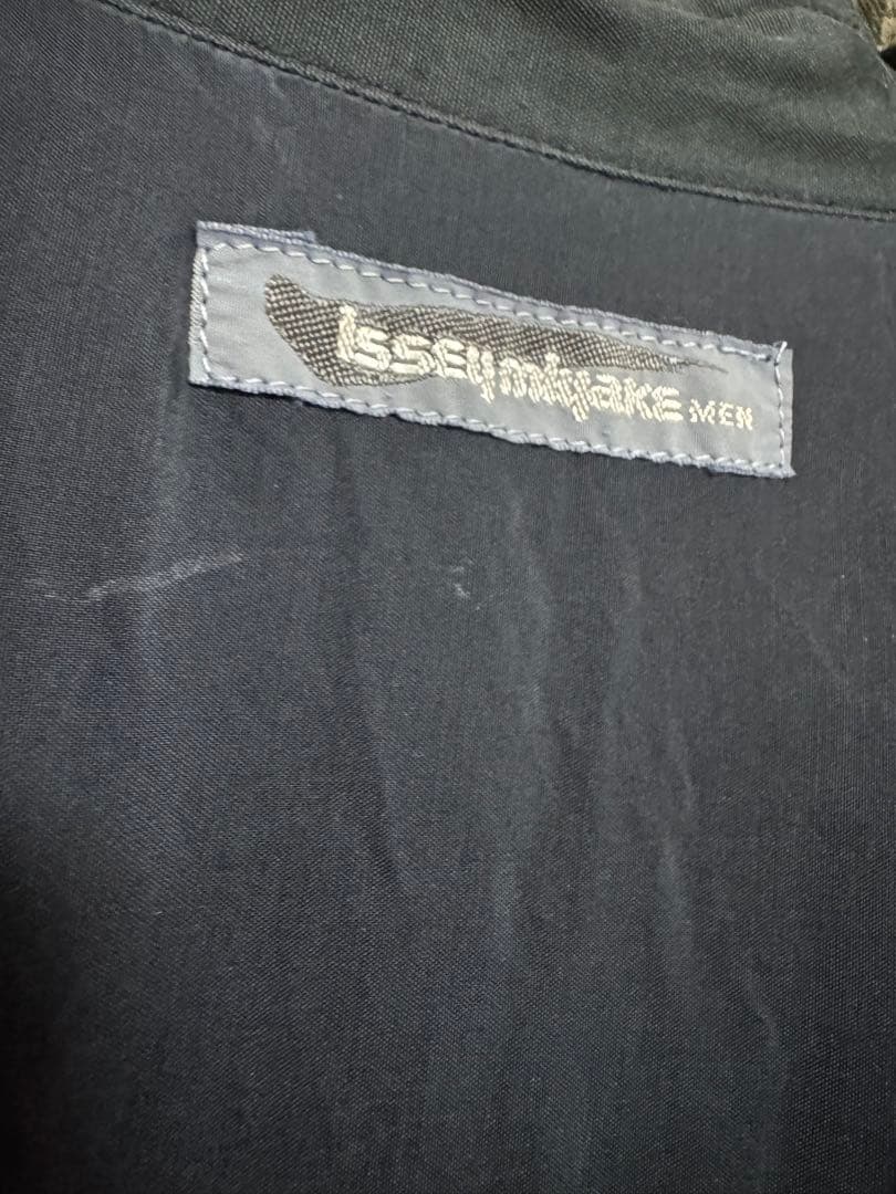 イッセイミヤケ　筆タグ　ノーカラージャケット