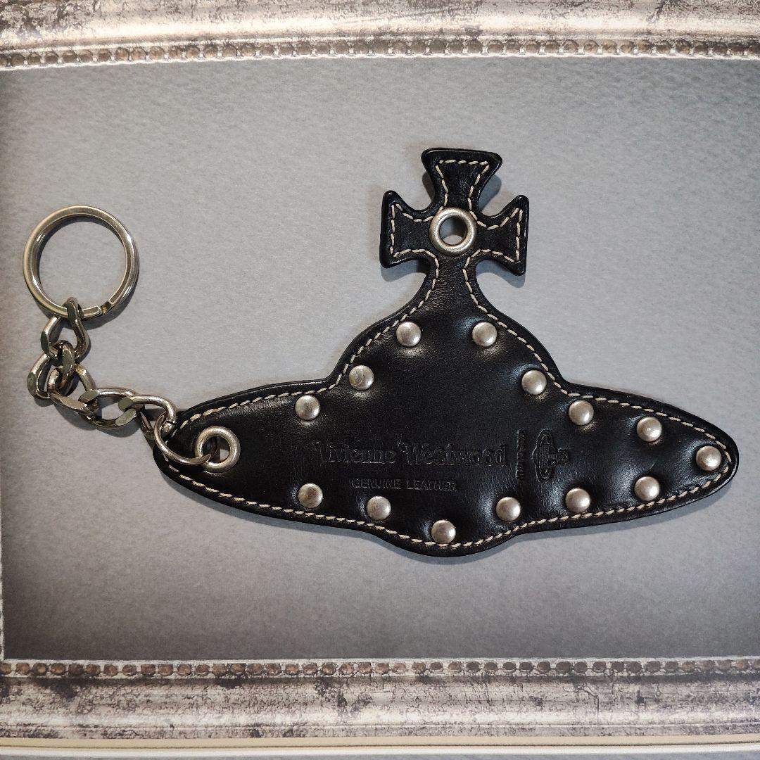 ☆希少☆Vivienne Westwood　スタッズ付き本革超ビッグキーホルダー