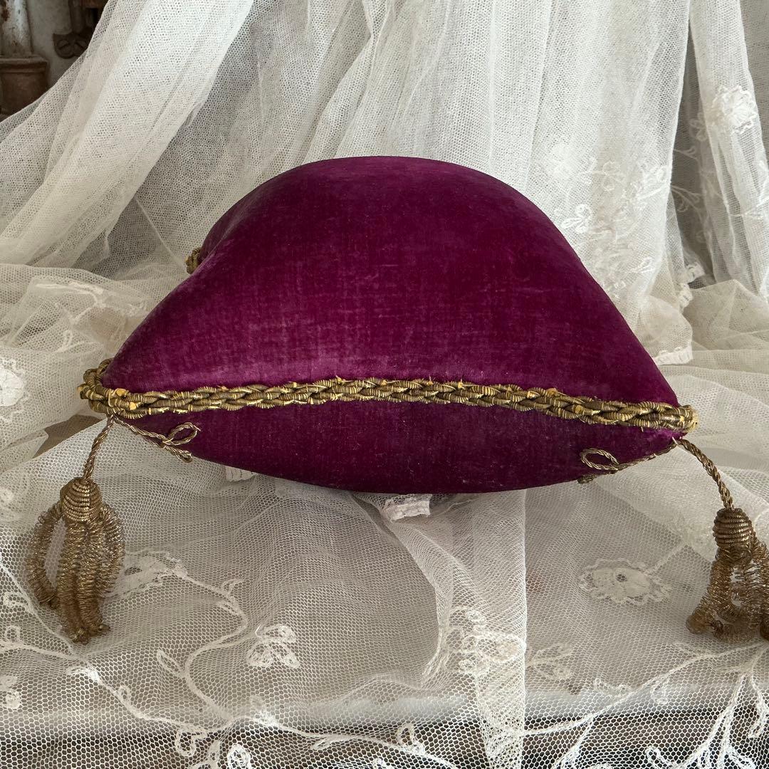 フランスアンティーク　ディスプレイ台座　シンプル♡　クッション　グローブドマリエ