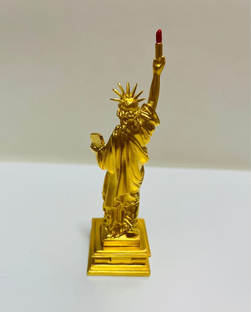 エスティローダー　練り香水　香水ケース　自由の女神像モチーフデザイン