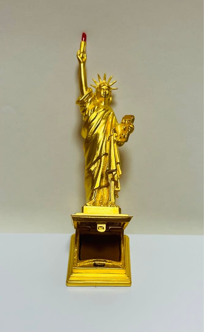 エスティローダー　練り香水　香水ケース　自由の女神像モチーフデザイン