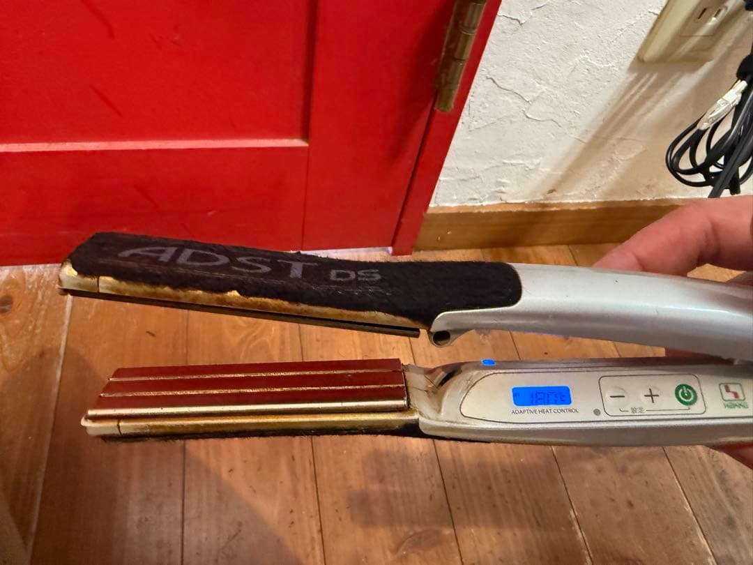 ADSTアドストDS　ストレートアイロン　コーム付き