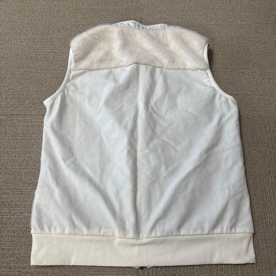 ホワイトファー光沢ジップアップベスト