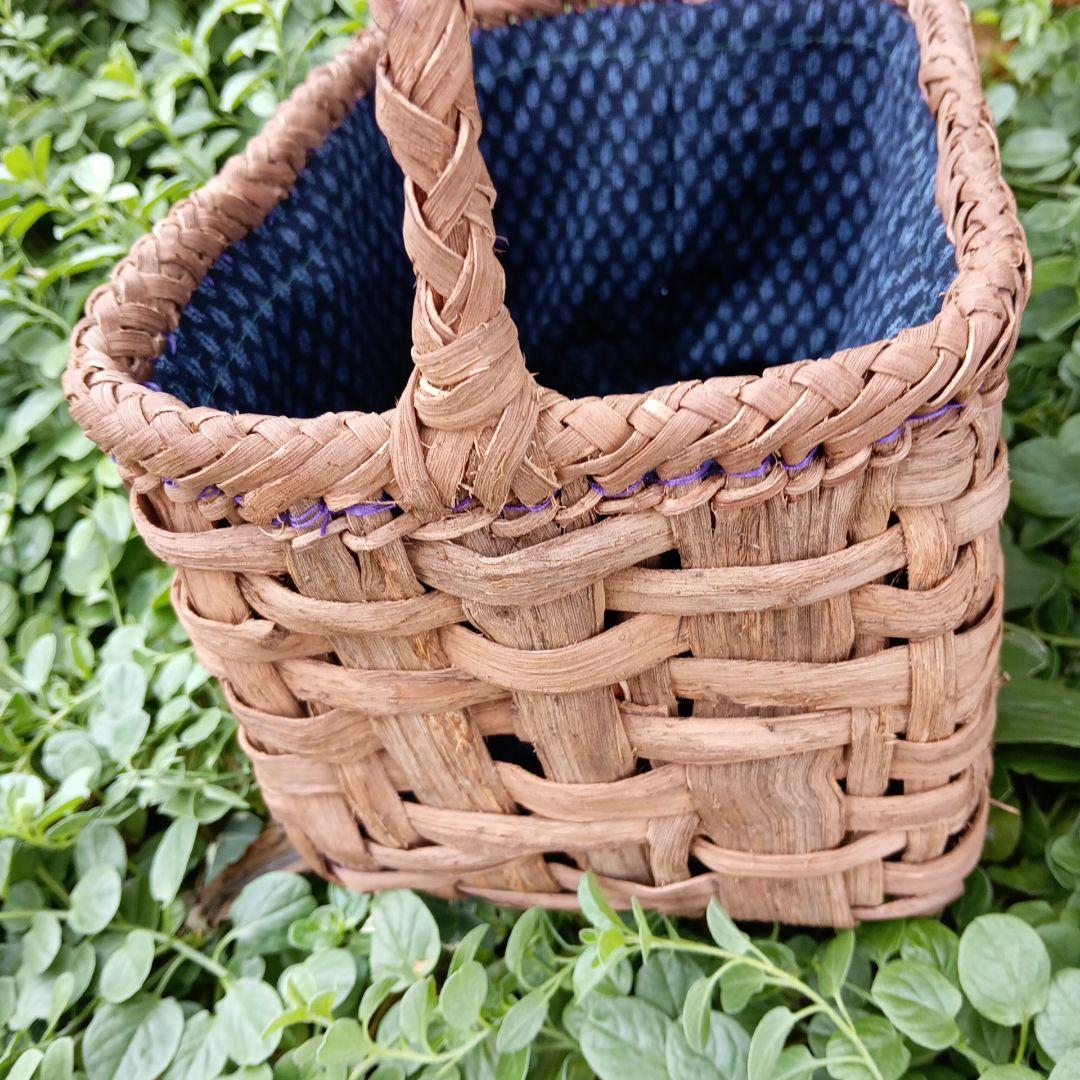 山葡萄籠　四角籠