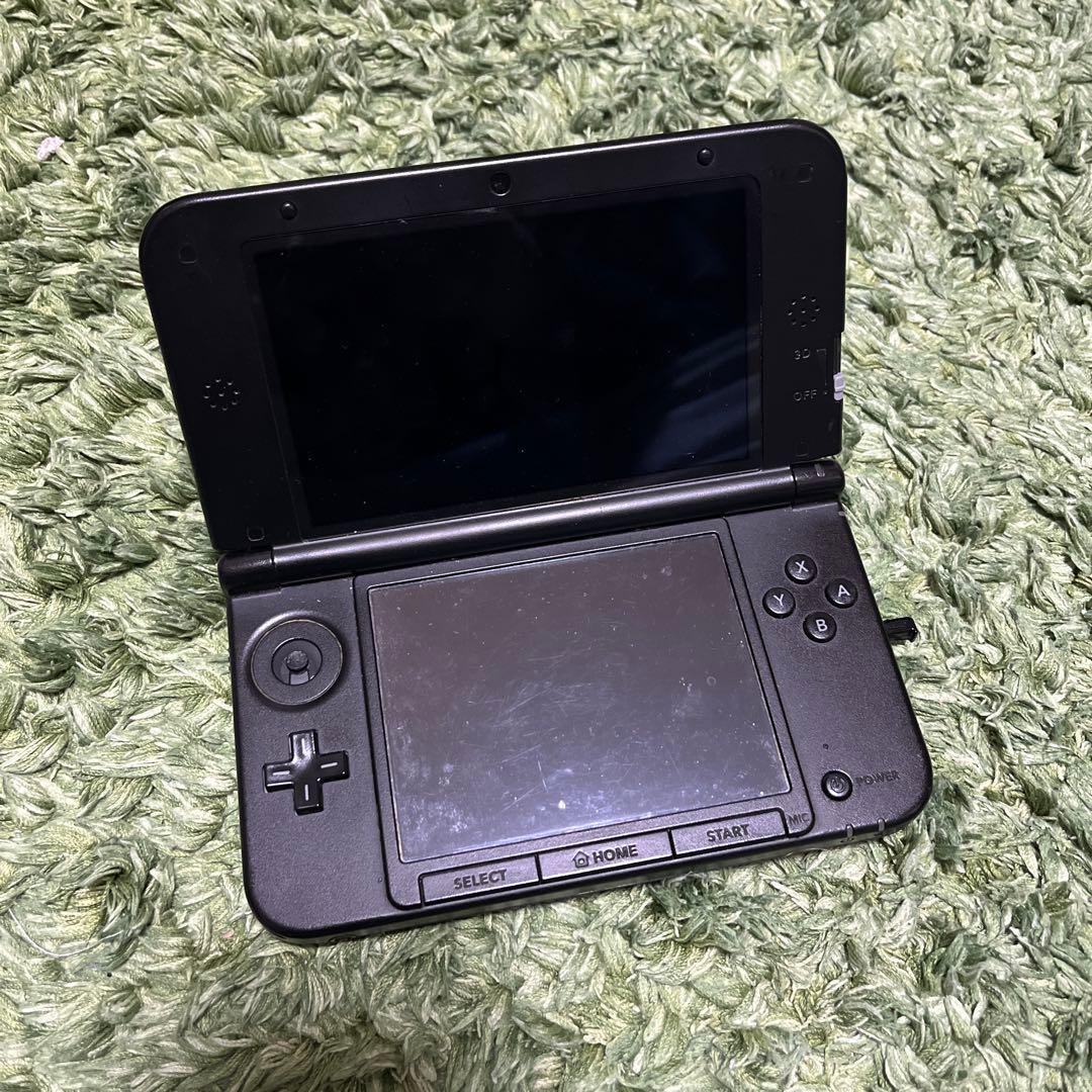 ニンテンドー3DS LL レッド ゲームソフト5本セット 充電器付き