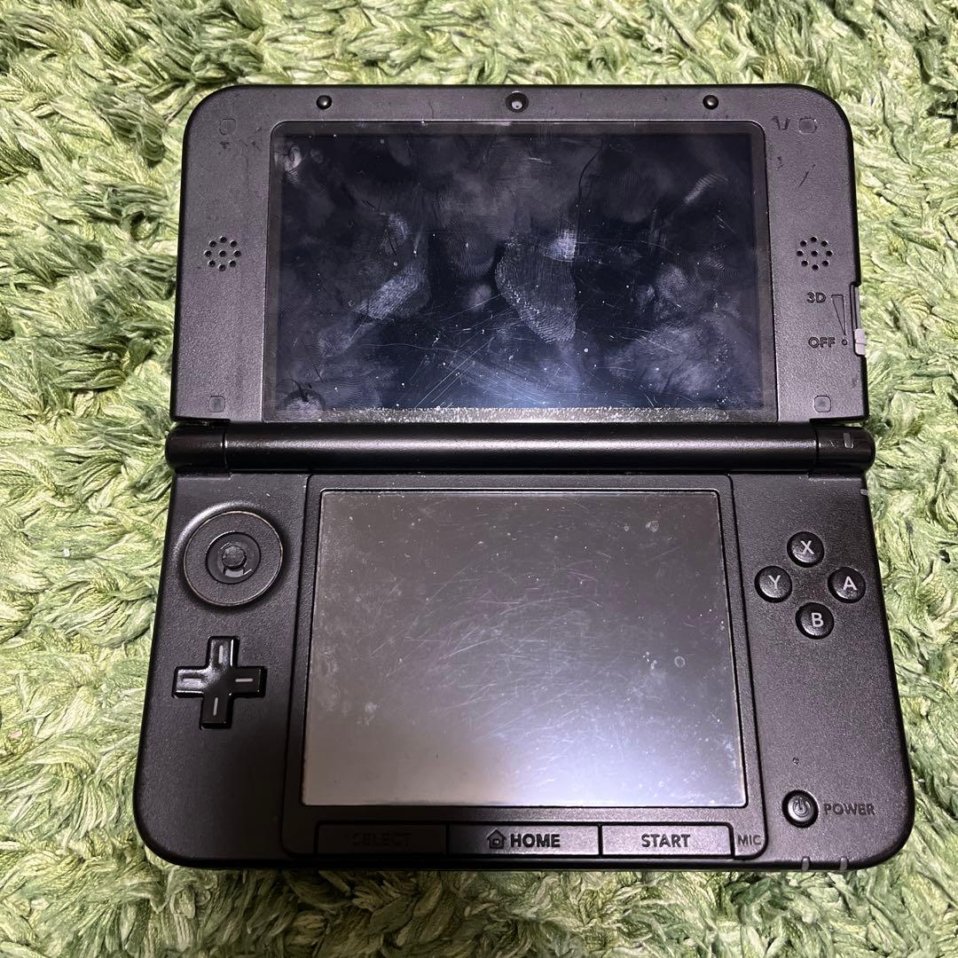 ニンテンドー3DS LL レッド ゲームソフト5本セット 充電器付き