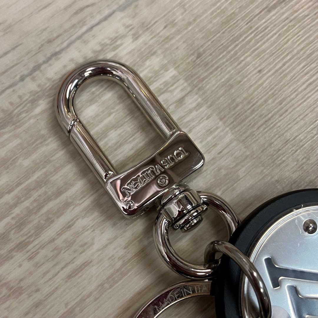 LOUIS VUITTON LV サークル キーホルダー　【f8c2288c】