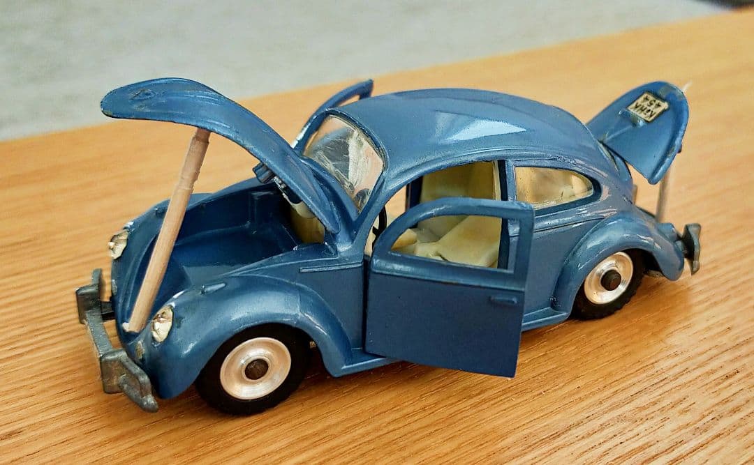ミニカー DINKY TOYS 1/43 VOLKSWAGEN DE LUXE