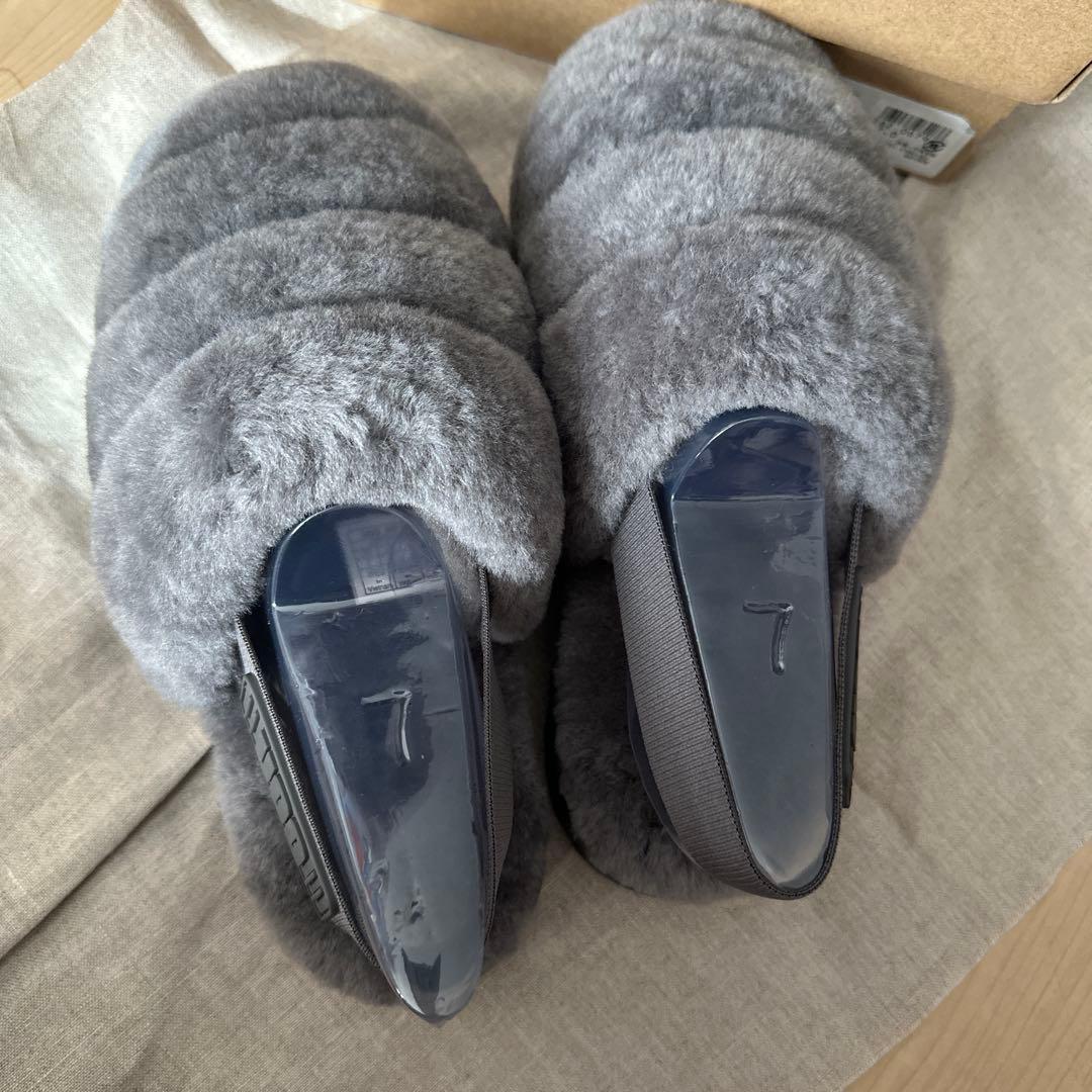 UGG ファーサンダル　シープスキン