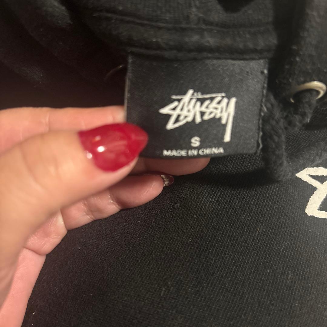 Stussy 黒 フード付きスウェット