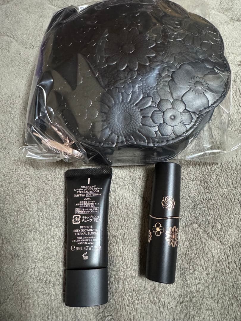 DECORTÉ クリスマスコフレ2025 リップ・化粧下地・ポーチセット