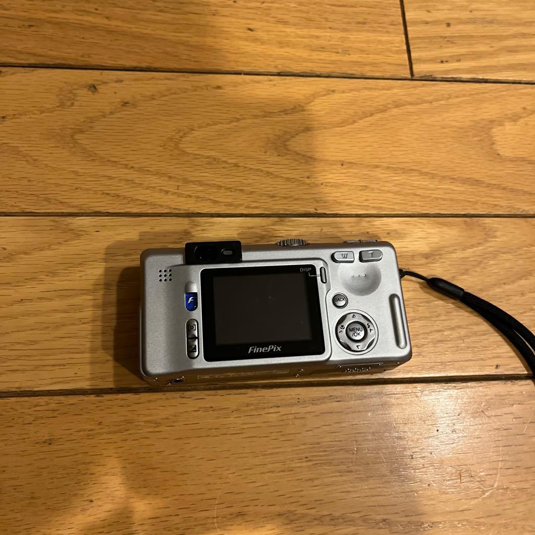 Fujifilm FinePix F200 シルバー　XDカード付き