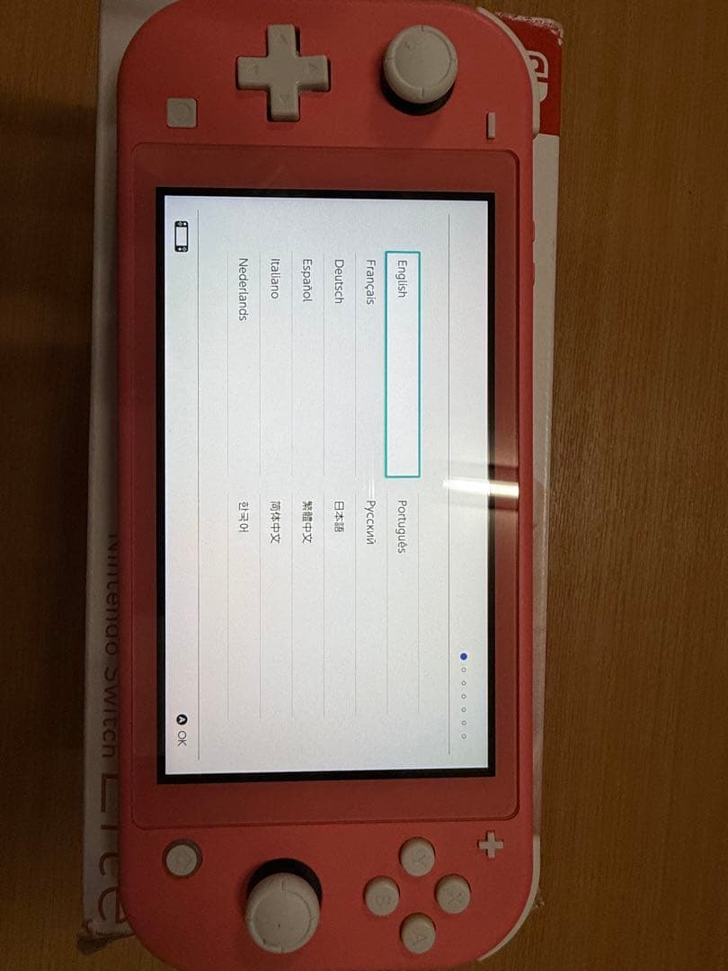 ほぼ未使用！Nintendo Switch Lite コーラル 箱、充電器付き