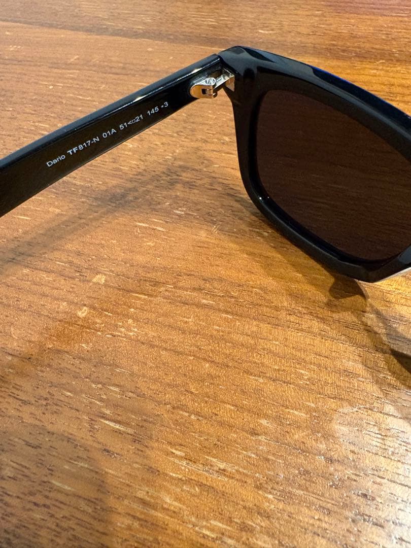 TOM FORD FT0817-Nブラックサングラス