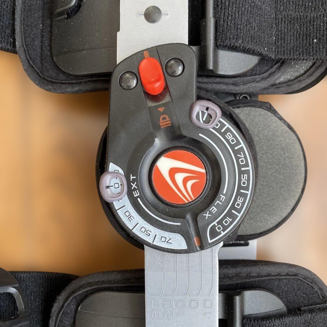 BREG 膝用装具　 調整可能 膝用サポーター フリーサイズ