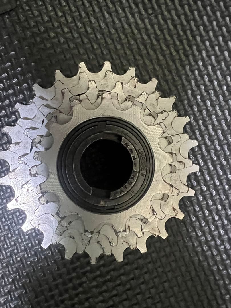 サンツアー SUNTOUR スプロケット5個＋シマノ　SHIMANO1個