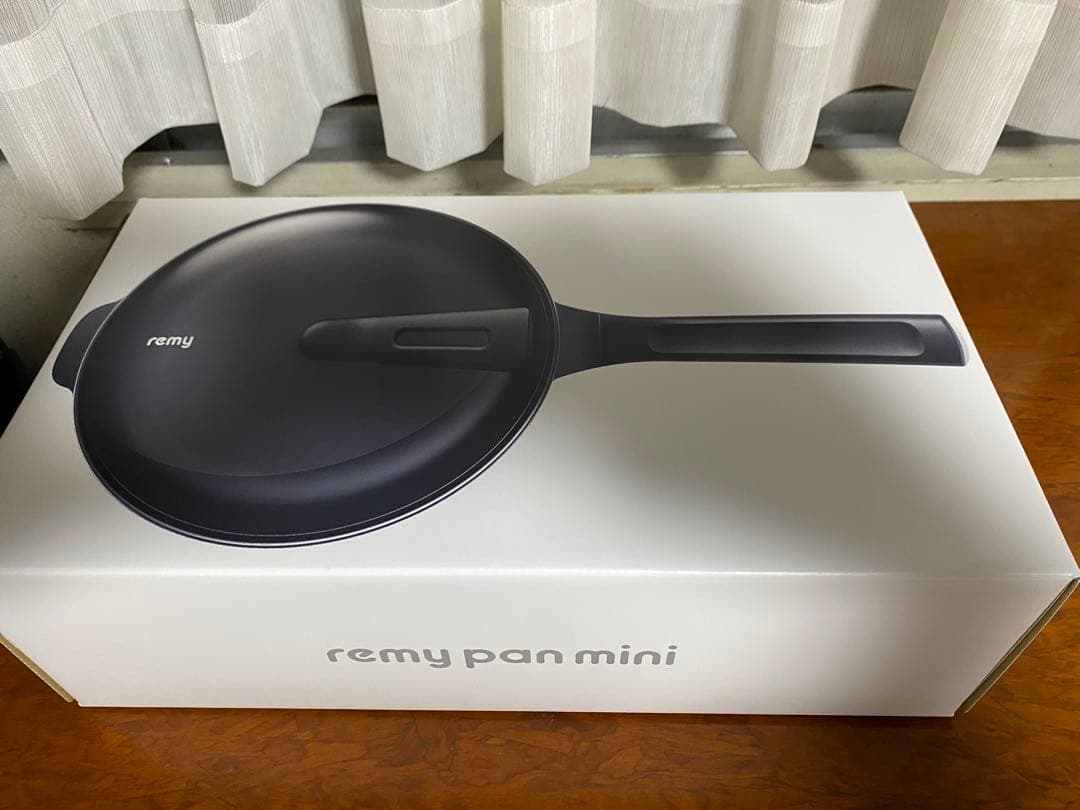 remy pan mini ネイビーのフライパン ルーシーちゃん