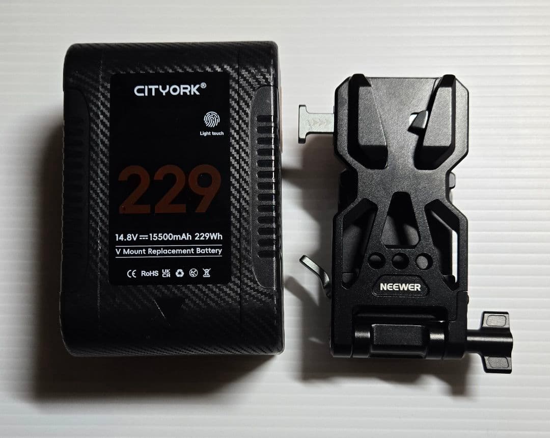 229Wh Vマウントバッテリー アダプタープレート neewer