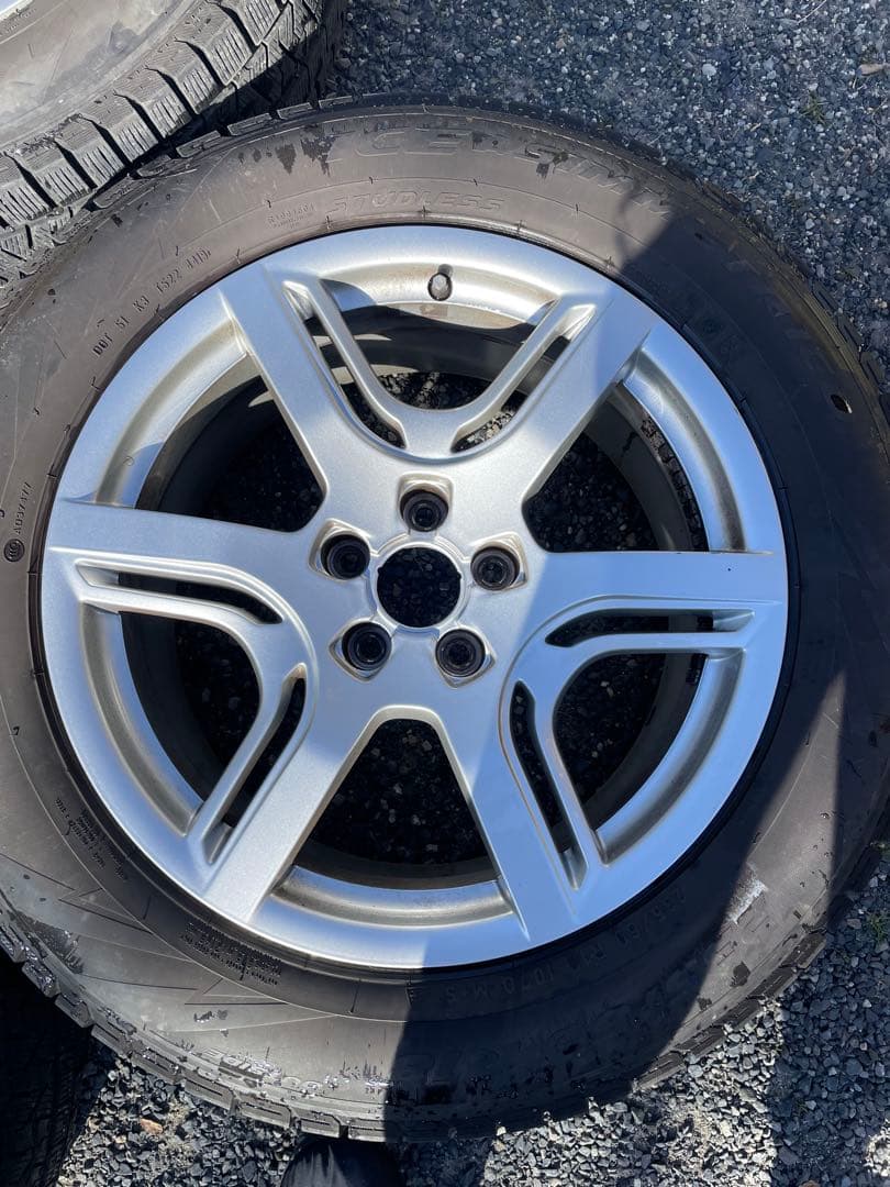 Naokin ⭐︎バリ溝アウディQ5 スタッドレス235/60/R18