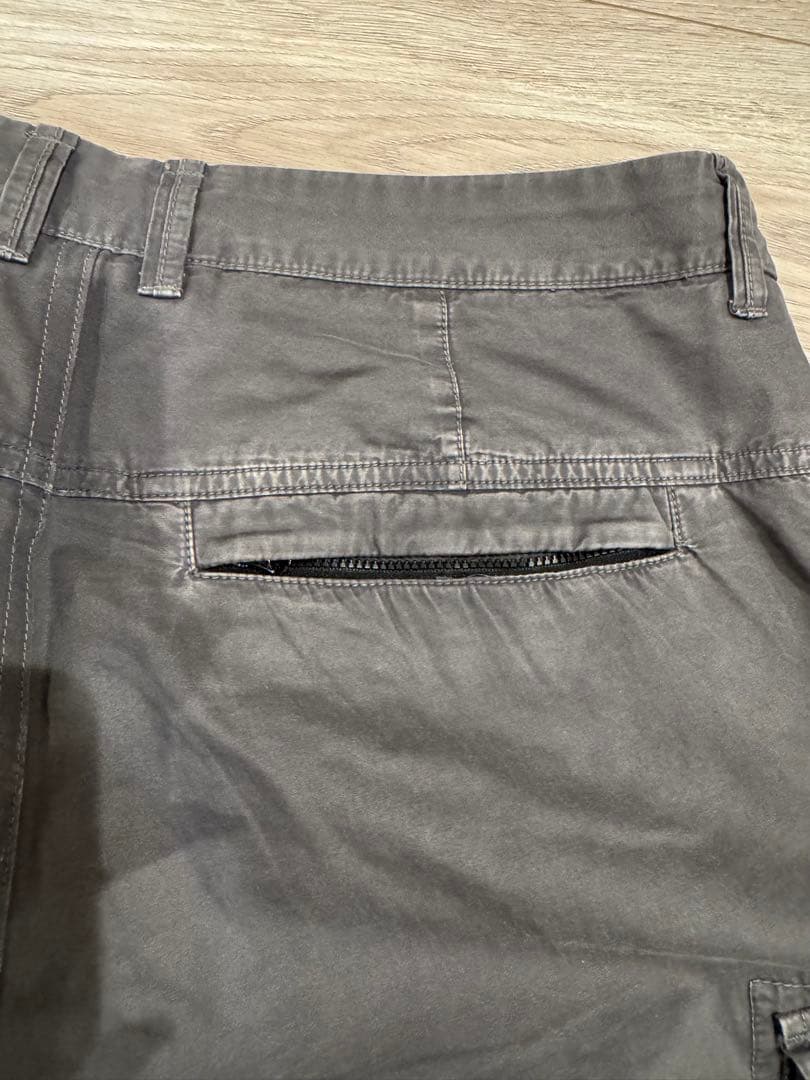 Stone  グレー カーゴパンツ