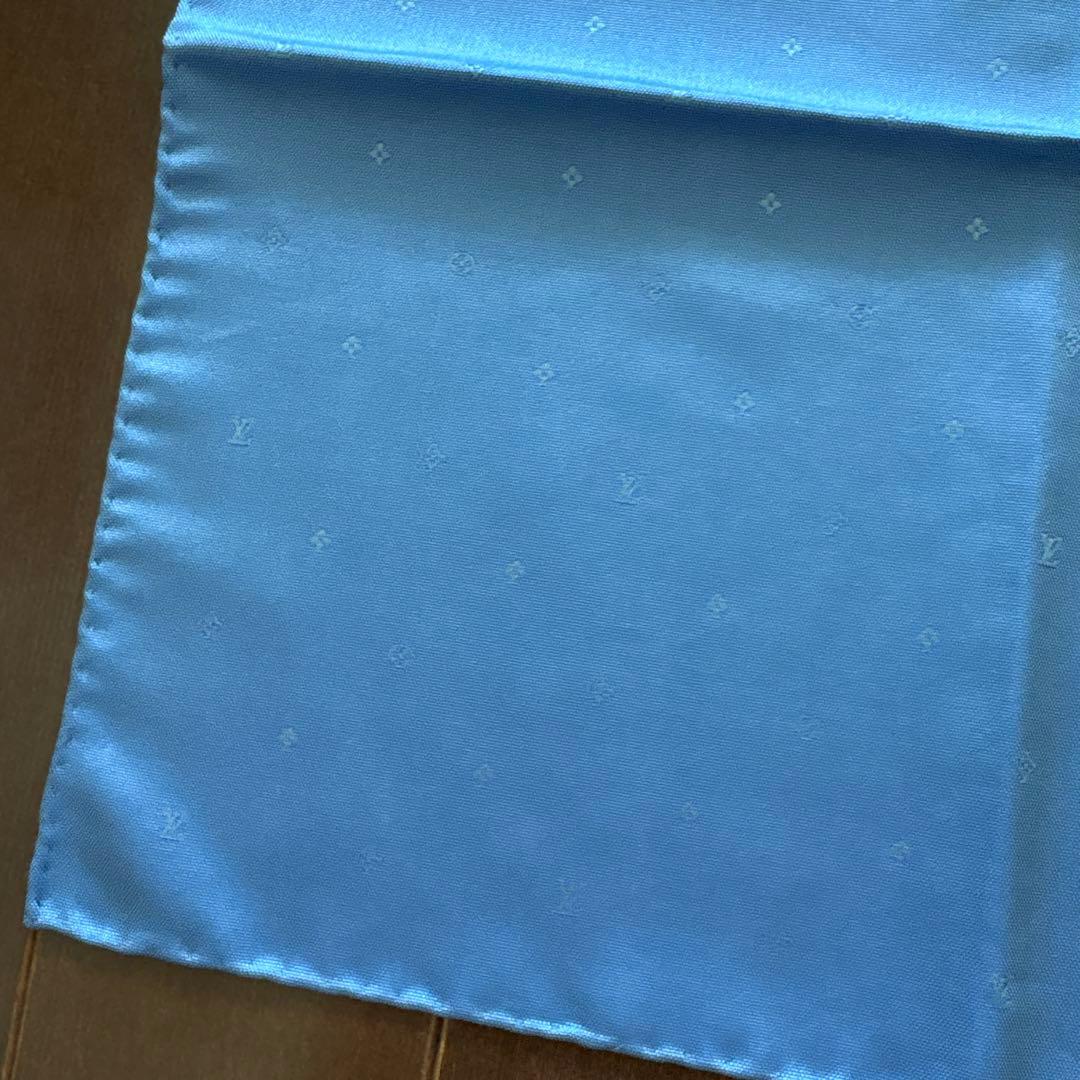 LOUIS VUITTONシルク　ポケットチーフ　ルイヴィトン　透かし　ハンカチ