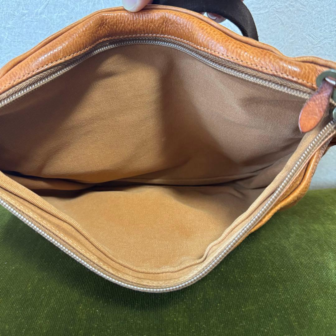 【IL BISONTE】イルビゾンテ ボディバッグ 本革