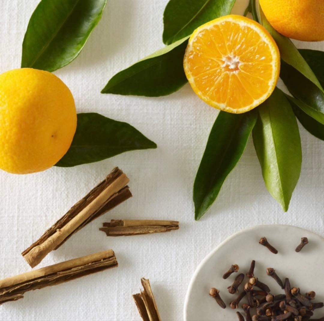 ＜新品・海外限定＞英国製 ウィンターラグジュアリーキャンドル シナモン＆オレンジ