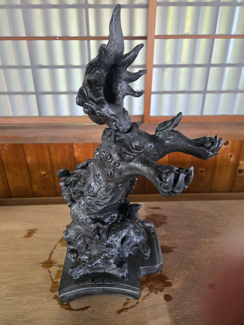 獅子の彫刻 黒色 約30cm