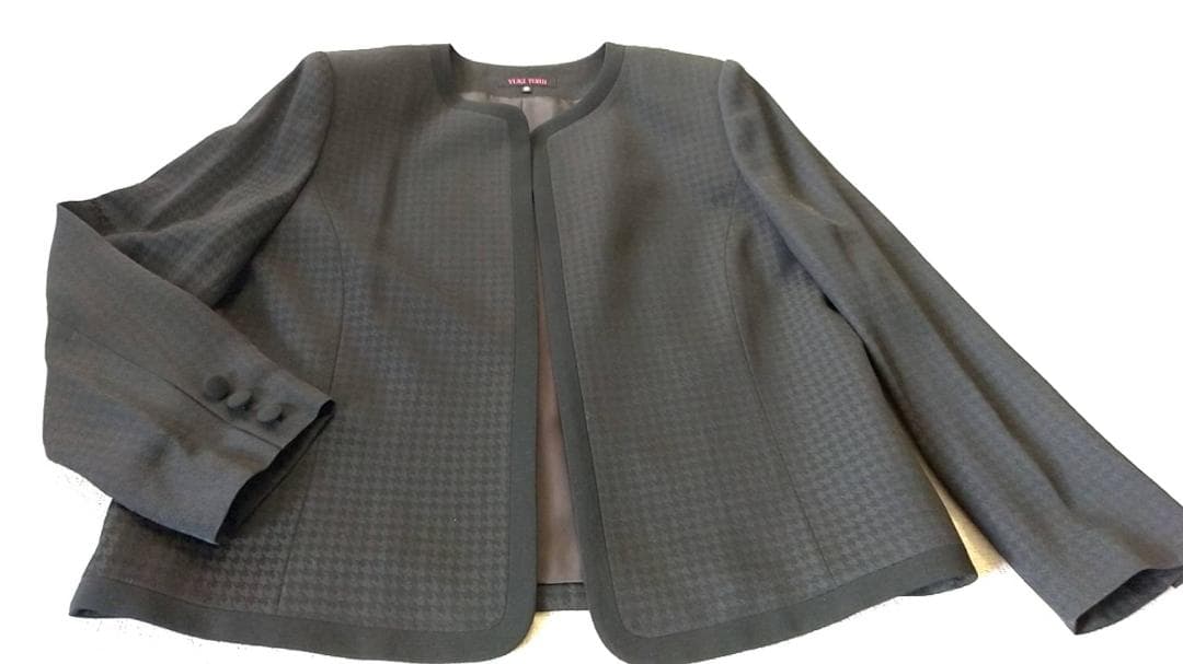 17号　スーツ　4点セット　黒　格子柄　卒業式　入学式　YUKI TORII