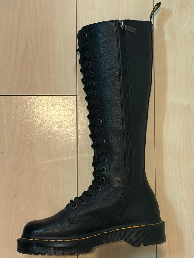 Dr.Martens 1B60 BEX 20 ホール ブーツ