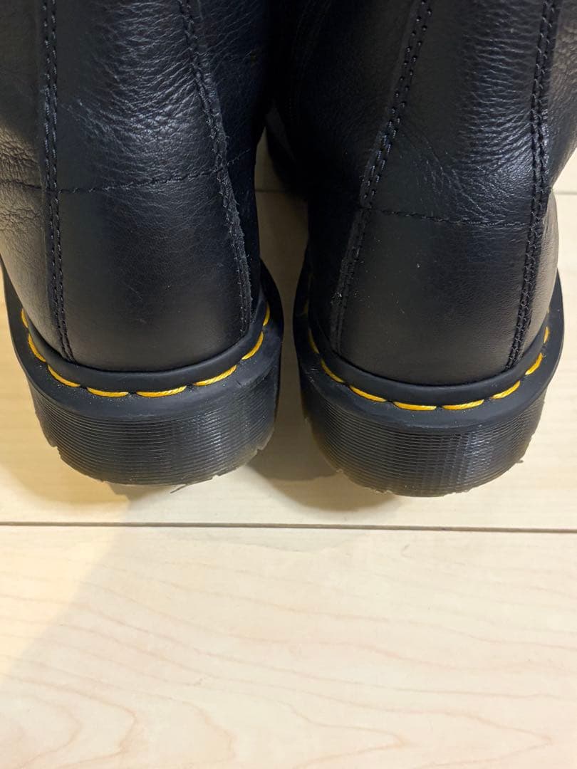Dr.Martens 1B60 BEX 20 ホール ブーツ