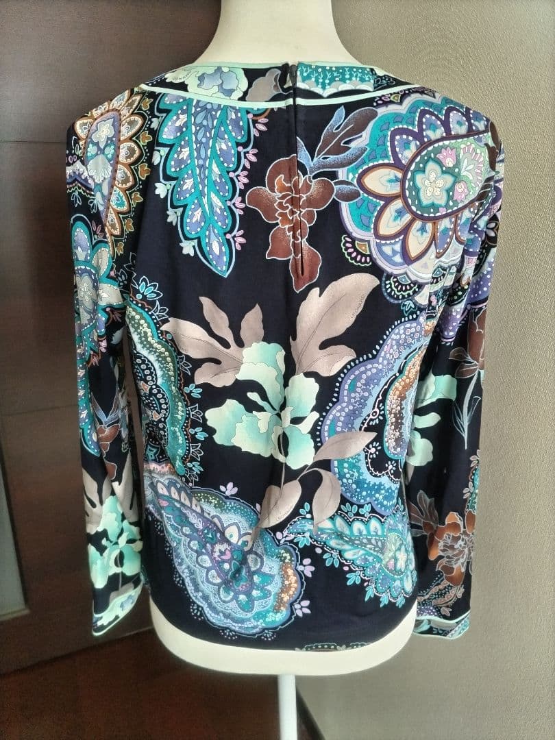 【週末セールお値下げ】 レオナール トップス