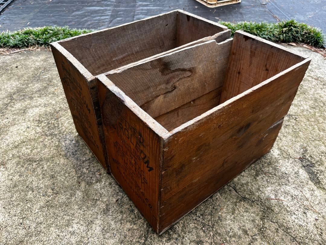 アメリカの古い石油会社のロゴ入り　木箱2個