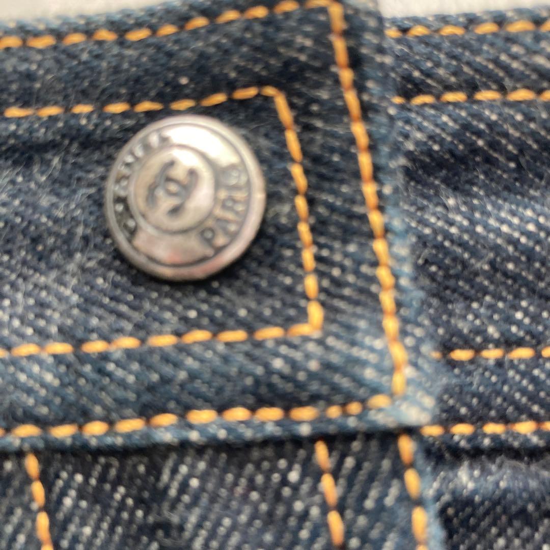 シャネル　ダークデニム ボタンフロント ミニスカート