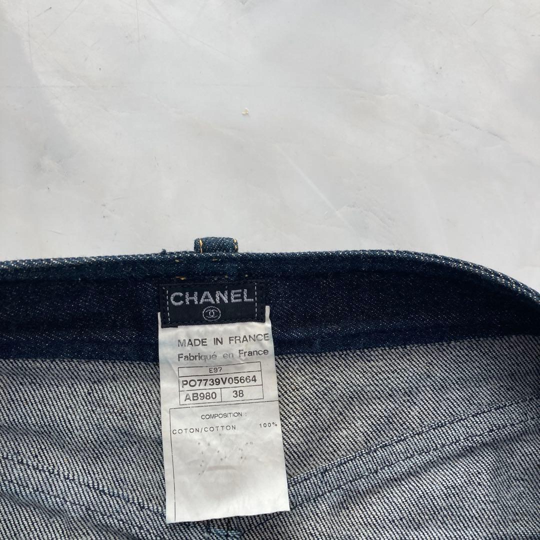 シャネル　ダークデニム ボタンフロント ミニスカート