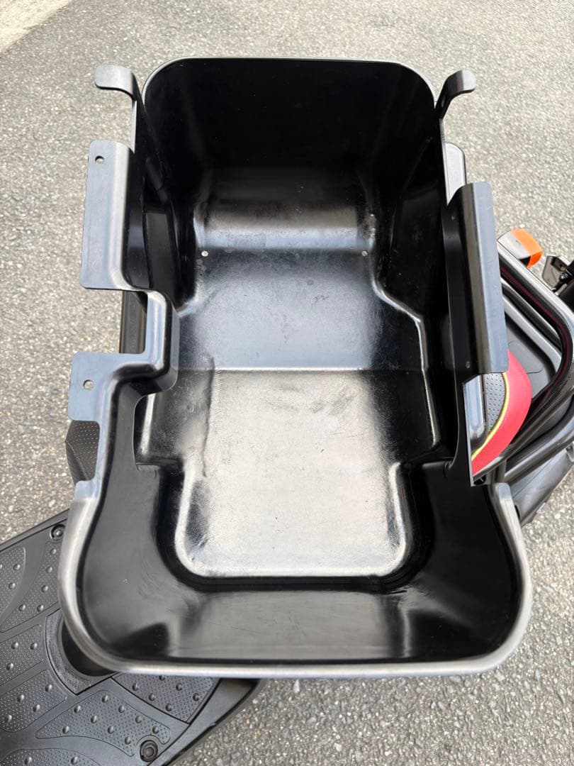 ズーマー　メットイン　ボックス　AF58 ZOOMER　箱　ホンダ