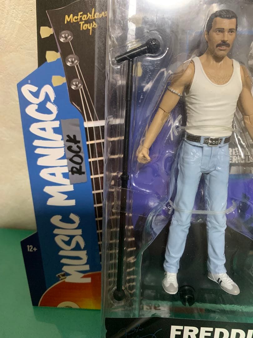 FREDDIE MERCURY フレディ　マーキュリー　フィギュア