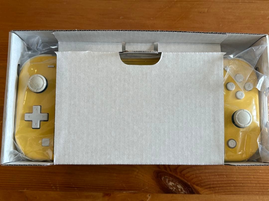 Nintendo Switch Lite イエロー 本体　ジャンク品　箱あり