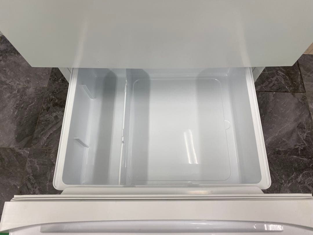 【高年式・美品】　ハイセンス　冷凍冷蔵庫 HR-D140KW 25年製