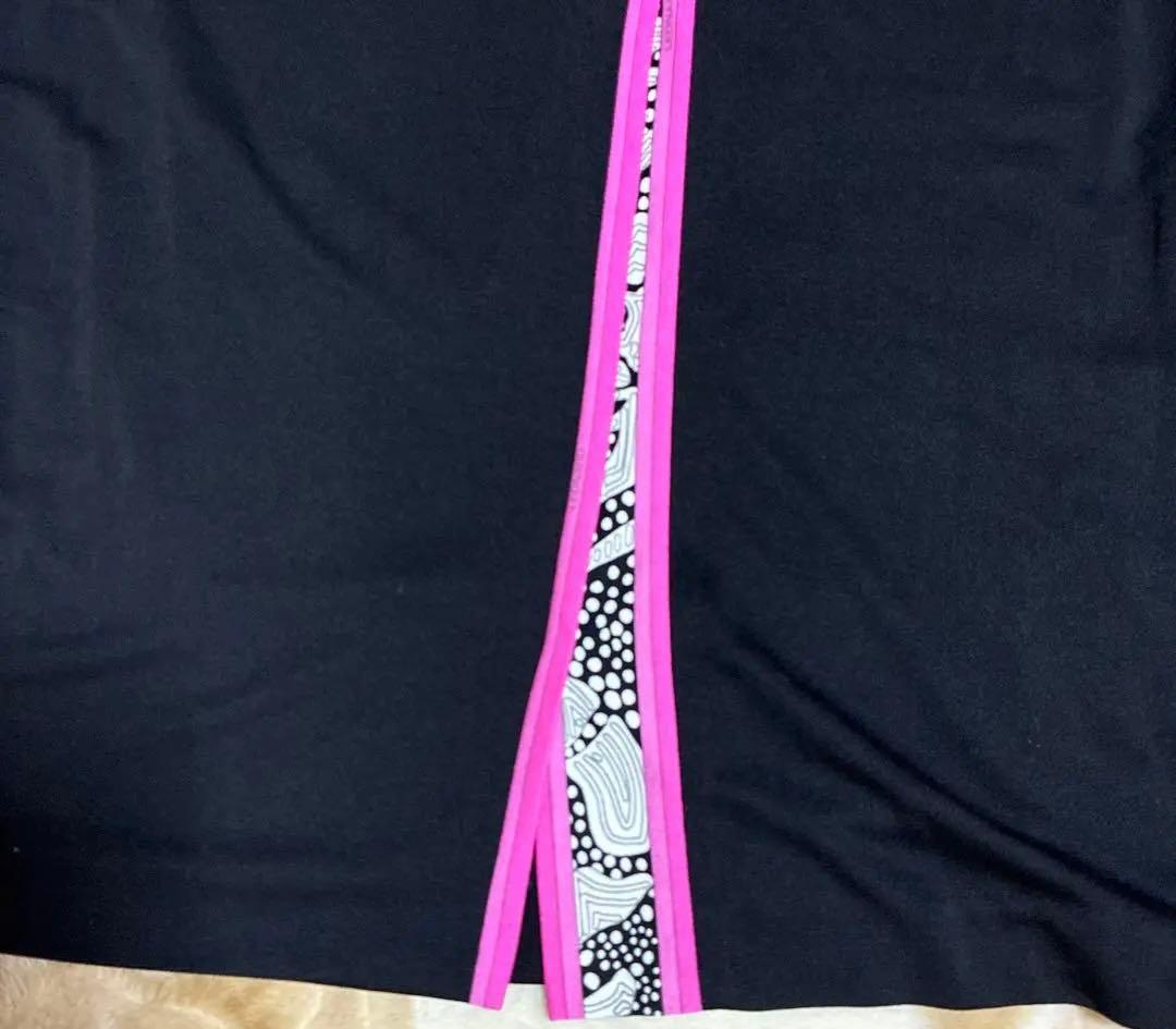 ブラック 長袖 ひざ丈ワンピース ピンクアクセント　　本日のみの28,000円‼️