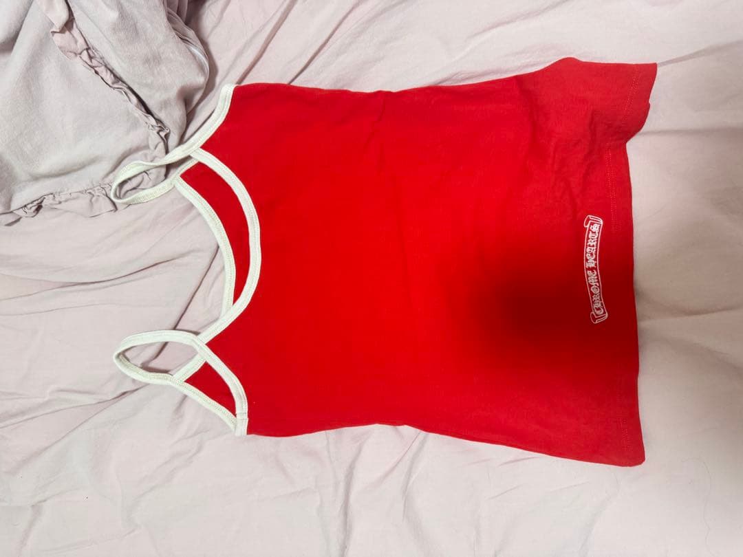 レッドキャミソール Cマーク プリント