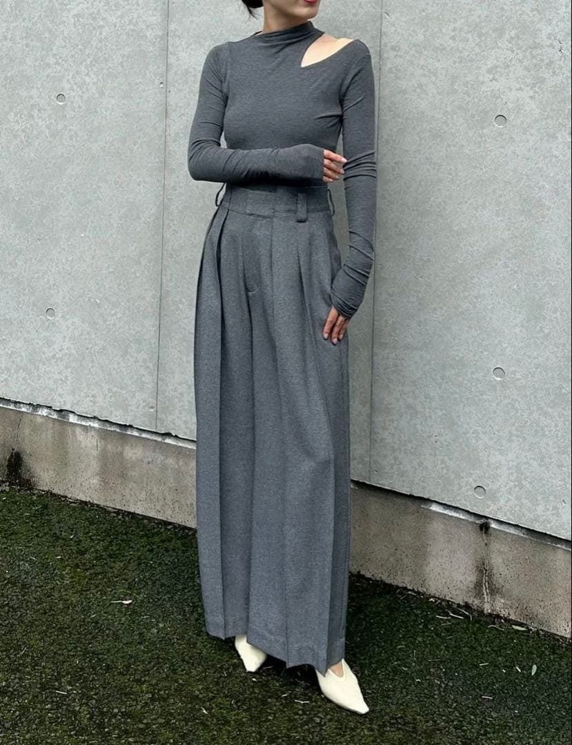 新品未使用⭐︎cygne ショルダーオープンカットオフT