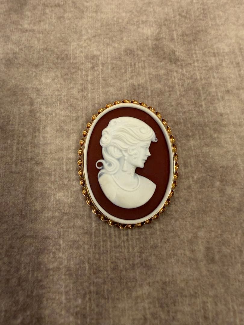 カメオ　ブローチ