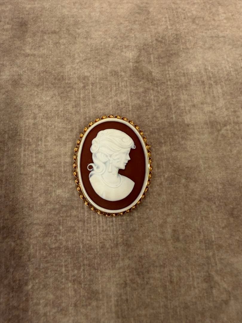 カメオ　ブローチ