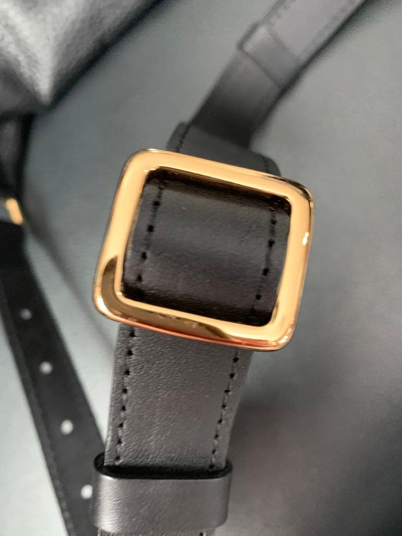 ✨️未使用✨️ シータパランティカ　ボディバッグ　シボ革　ウエストポーチ ブラック