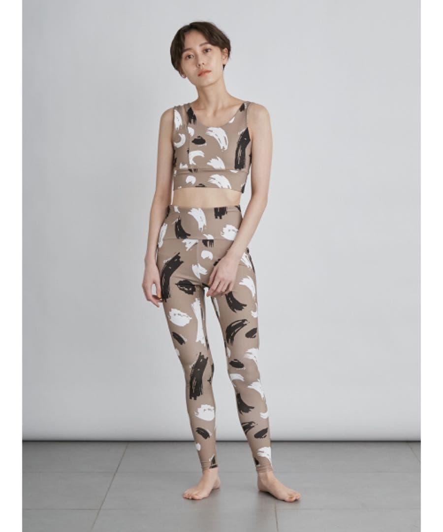 ★新品未使用★emmi ヨガウェアセット