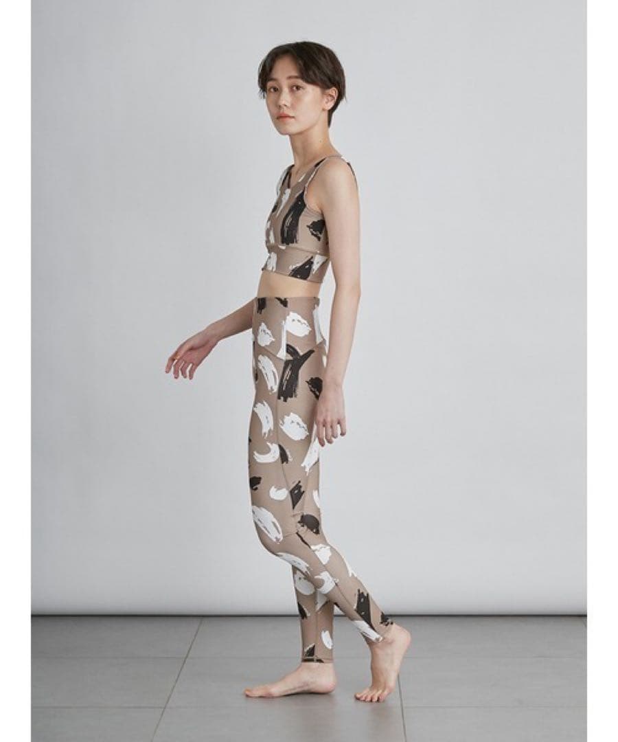 ★新品未使用★emmi ヨガウェアセット