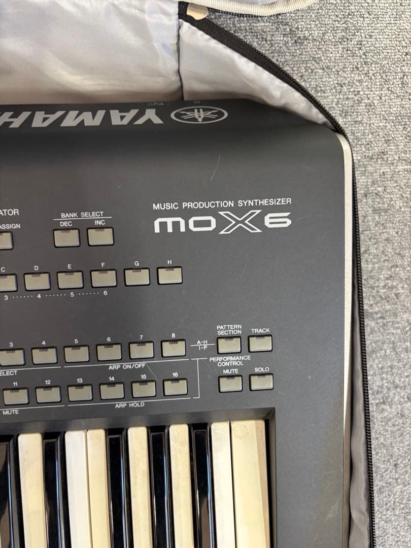 YAMAHA MOX6 シンセサイザー