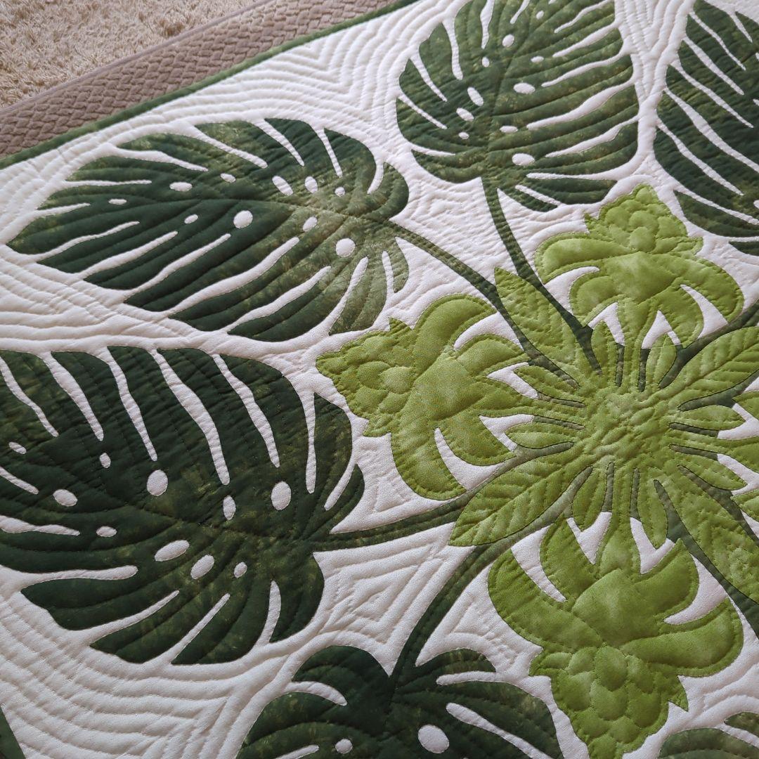 ハワイアンキルトタペストリー。