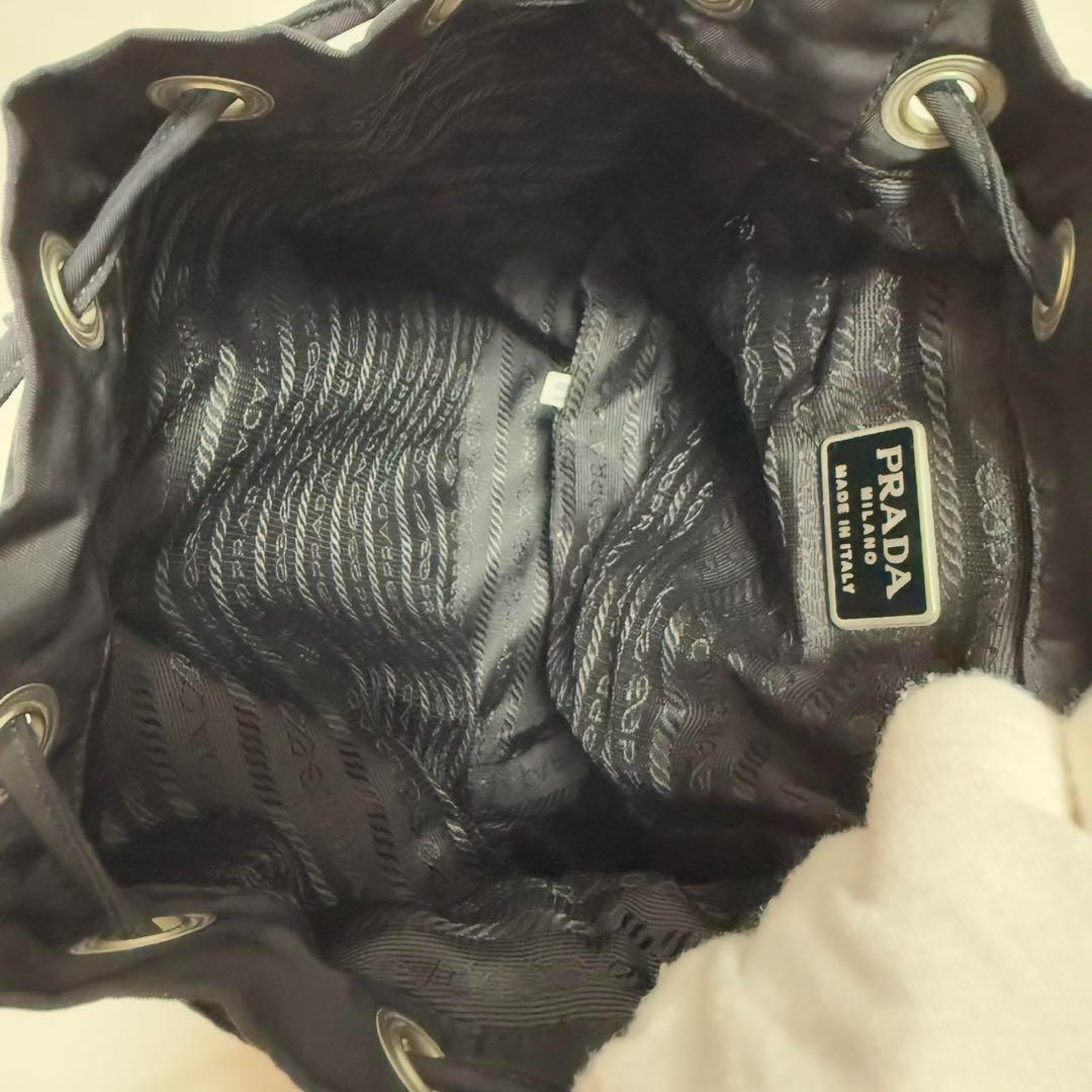 【美品】プラダ リュック バックパック 巾着バッグ ナイロン 三角プレート 黒